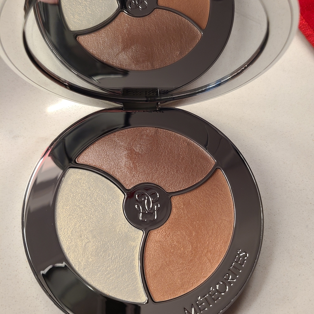 Guerlain Météorites Pearl Dust Highlighter Palette